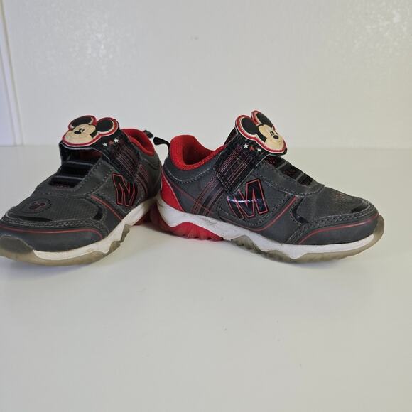 Disney Mickey Mouse Light-up Sneakers in Play Condition size Toddler 9 - Picture 5 of 8